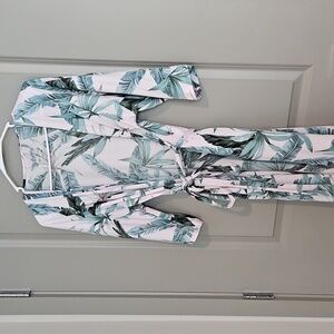 Apt 9 Robe